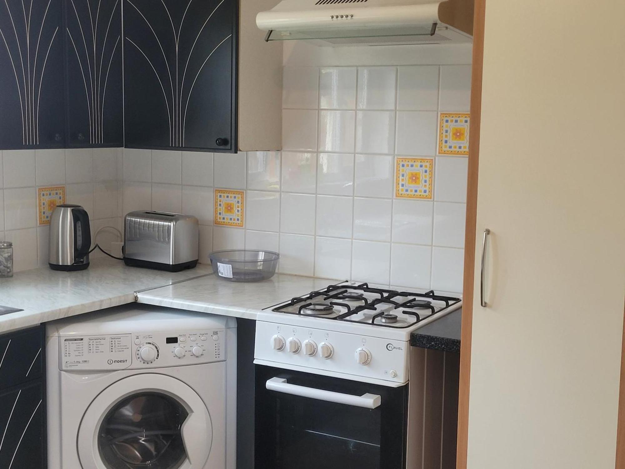 Modern Apartment In Luton Лутон Экстерьер фото