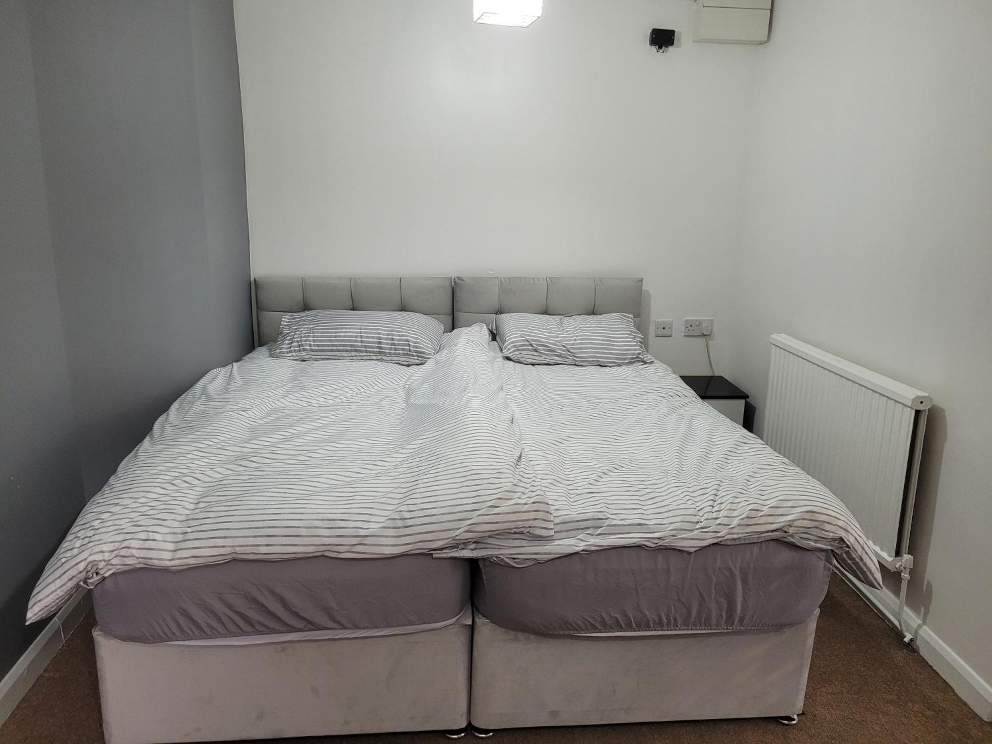 Modern Apartment In Luton Лутон Экстерьер фото